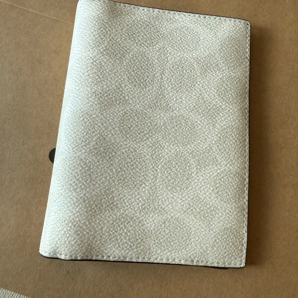 Coach Signature White Passport Holder / Cover NWT - Picture 1 of 4